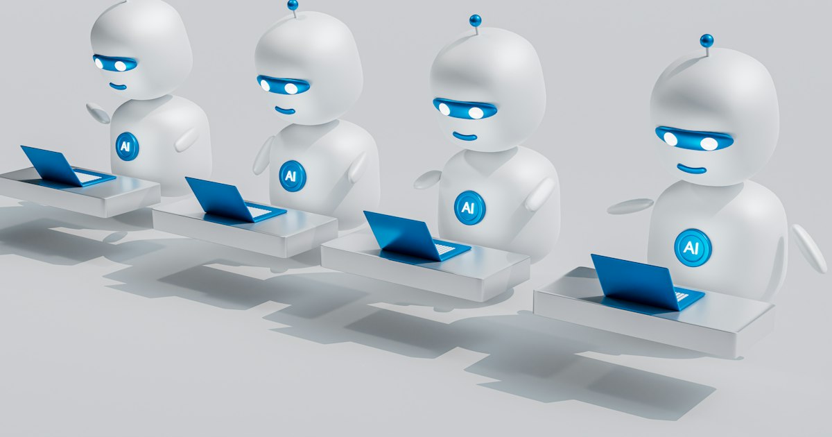 Vier weiße, gezeichnete Roboter sitzen in einer Reihe an Laptops